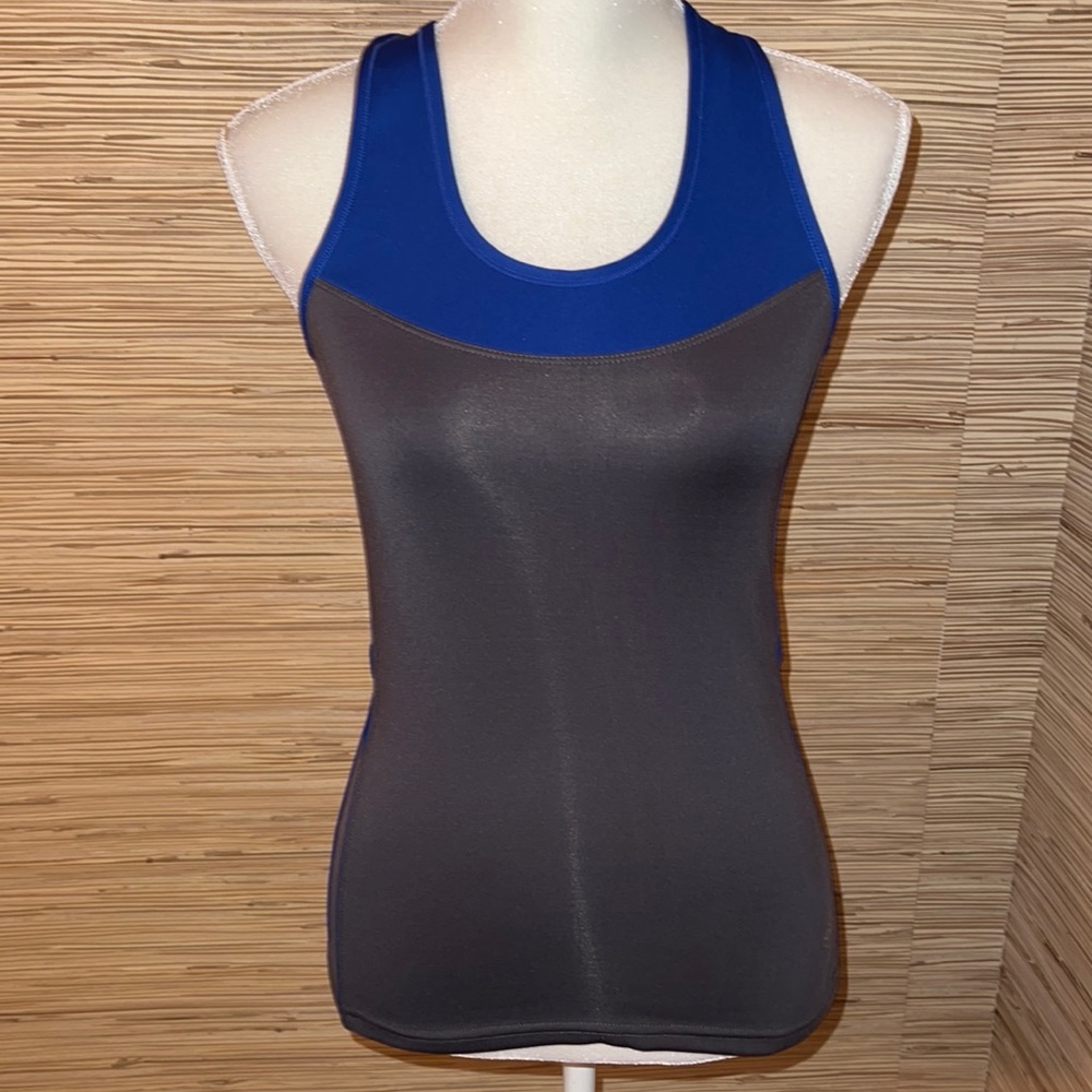 One size fit in active wear tank top gray & blue. EUC!